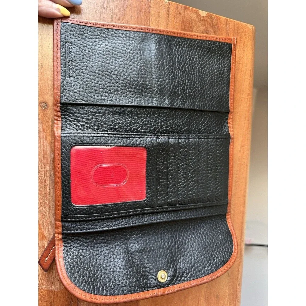 Dooney & Bourke Vintage Black Pebbled Leather Trifold Wallet Preppy Old Money